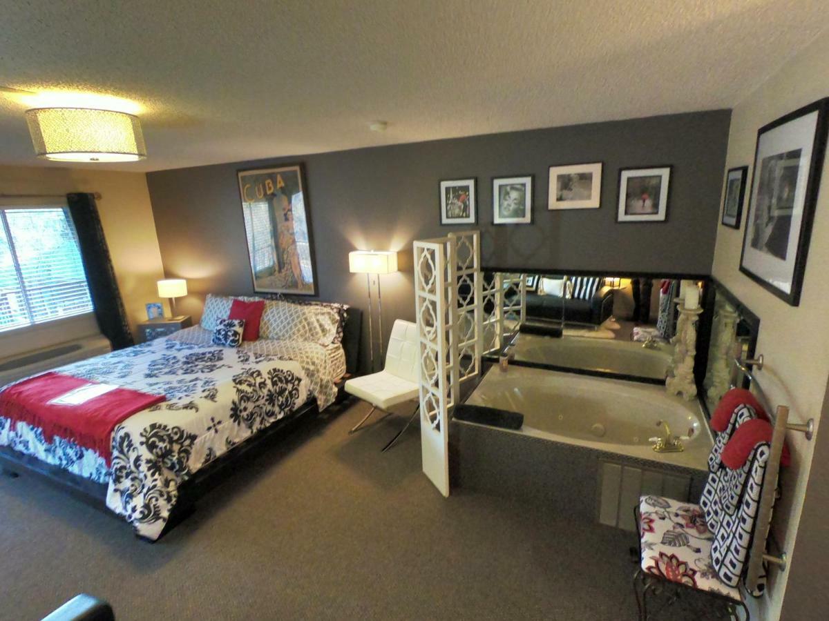 Tradewinds Lodging ユリーカ・スプリングス エクステリア 写真